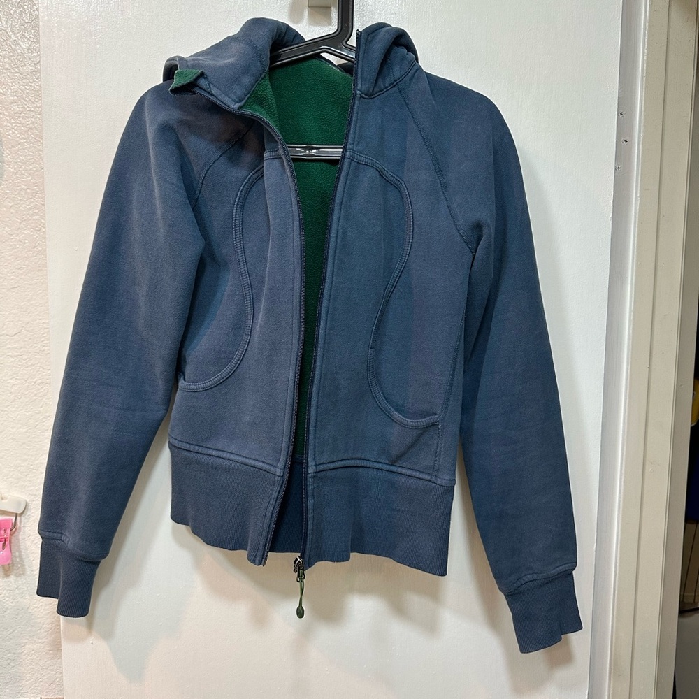 Lululemon Scuba Hoodie Blue *Faded 🌎 and green interior